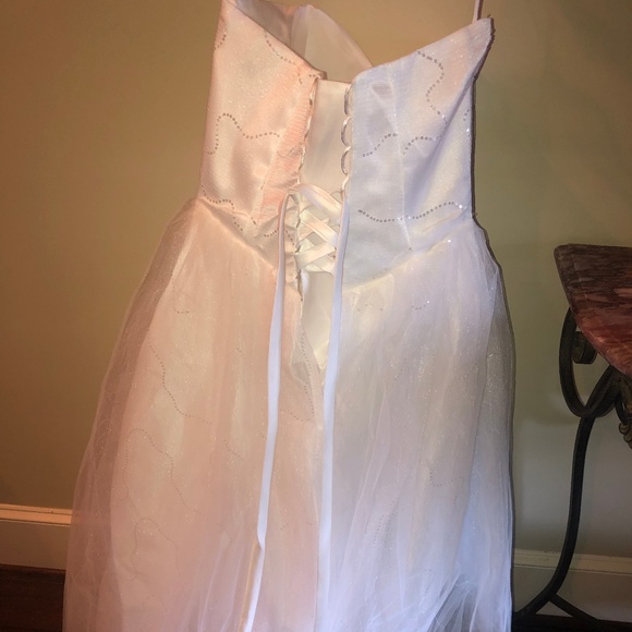 Strapless White Ball Gown, Never Worn 10 - Picture 3 of 5